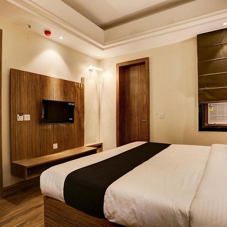 Collection O Stargaze Hotel Kanpur Exterior photo