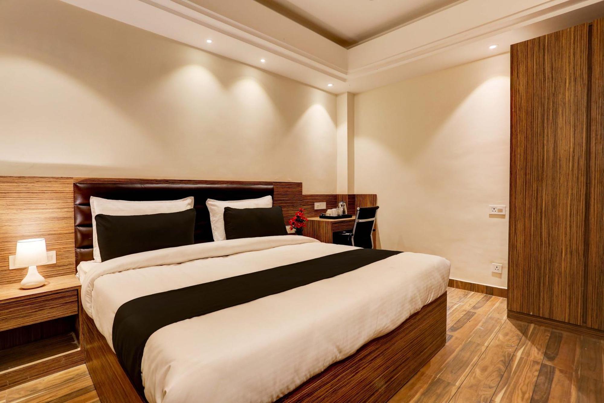 Collection O Stargaze Hotel Kanpur Exterior photo