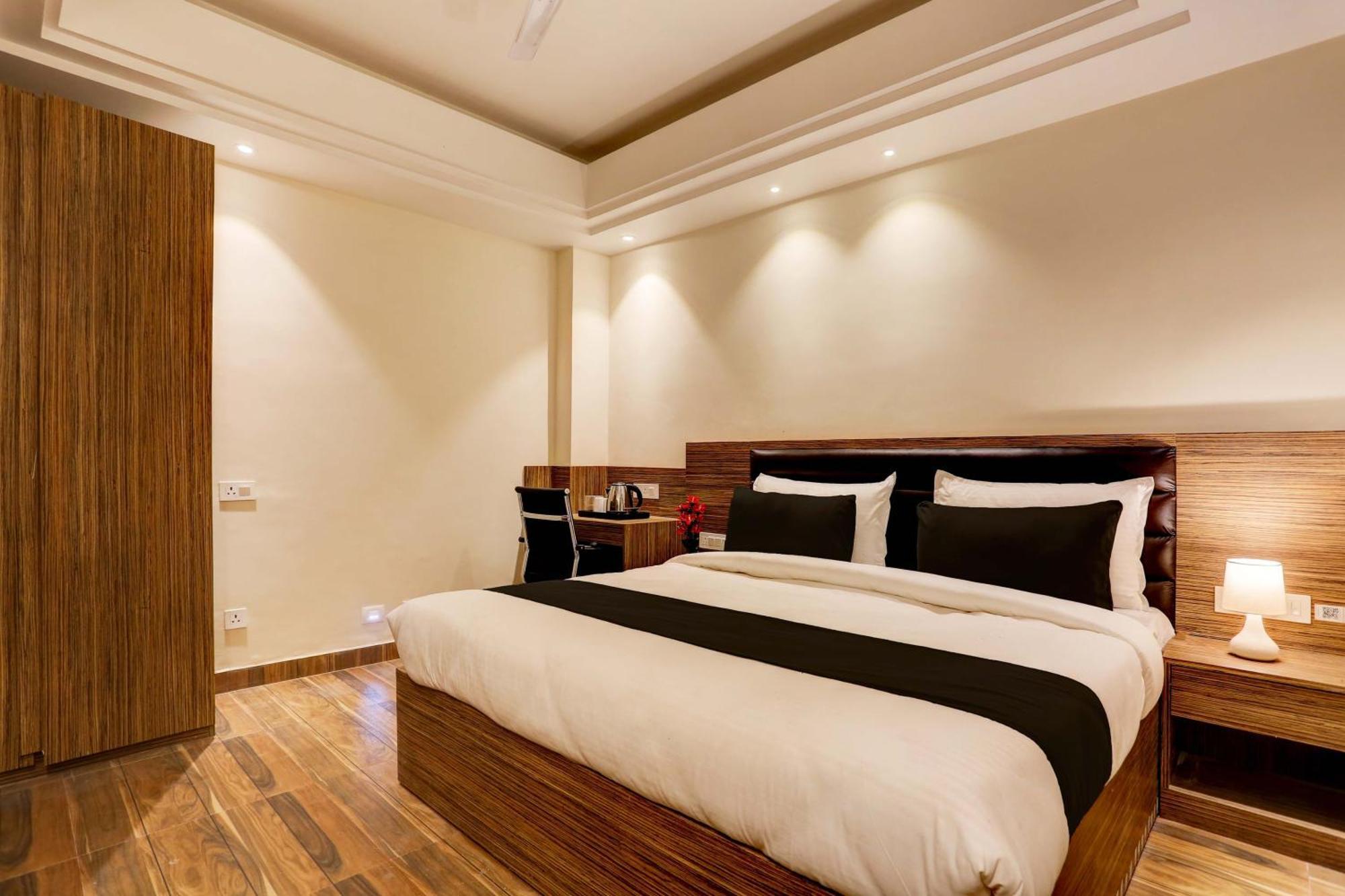 Collection O Stargaze Hotel Kanpur Exterior photo