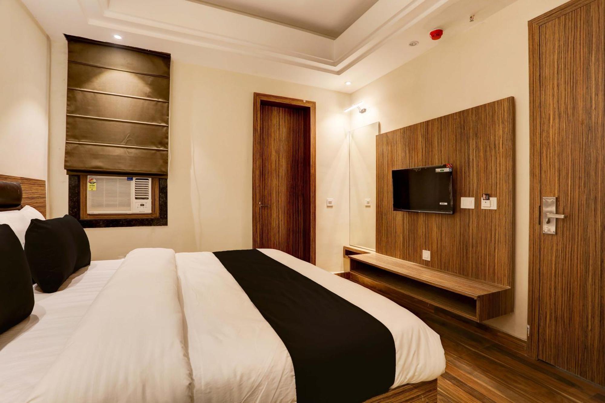 Collection O Stargaze Hotel Kanpur Exterior photo