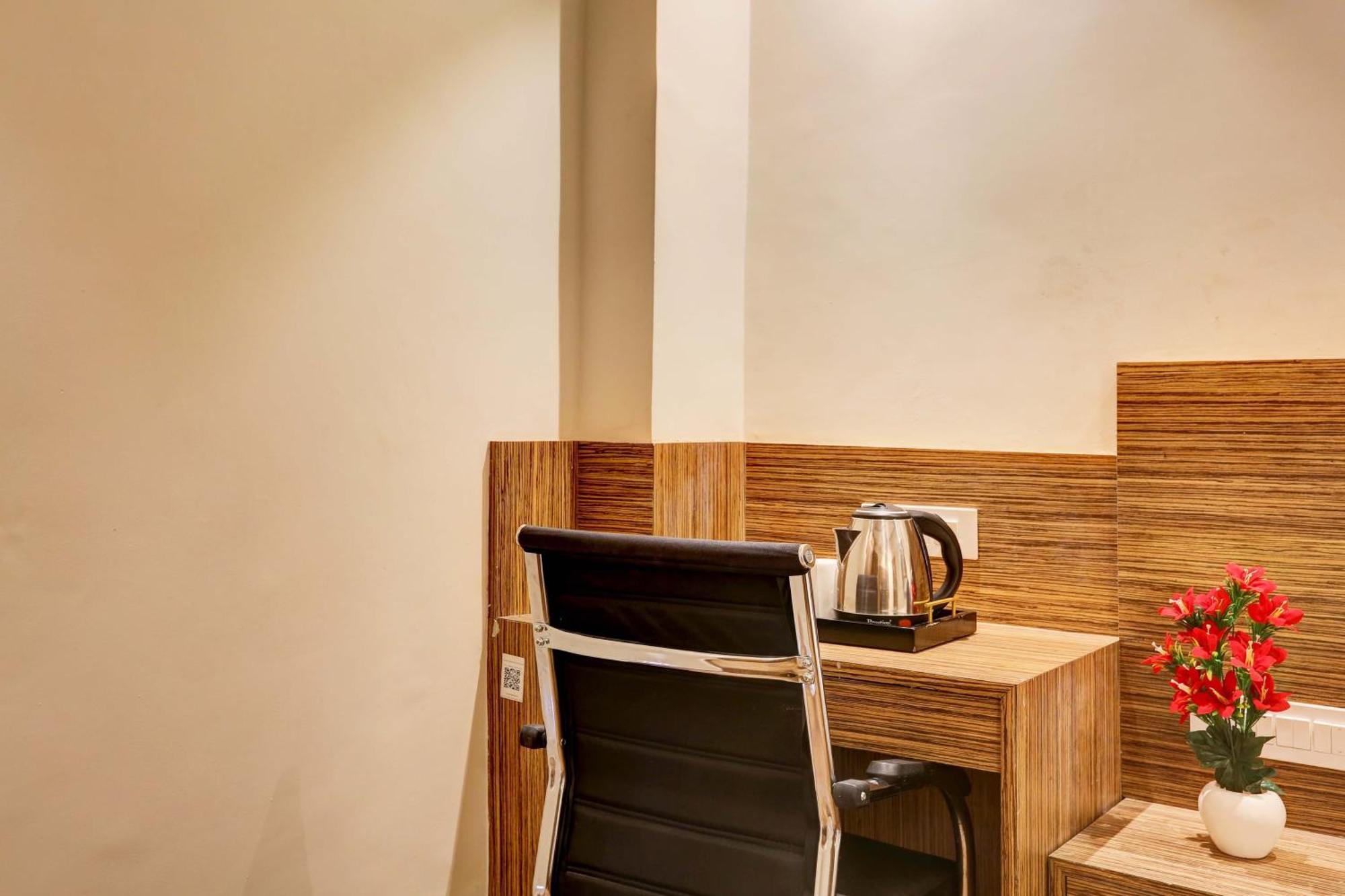 Collection O Stargaze Hotel Kanpur Exterior photo