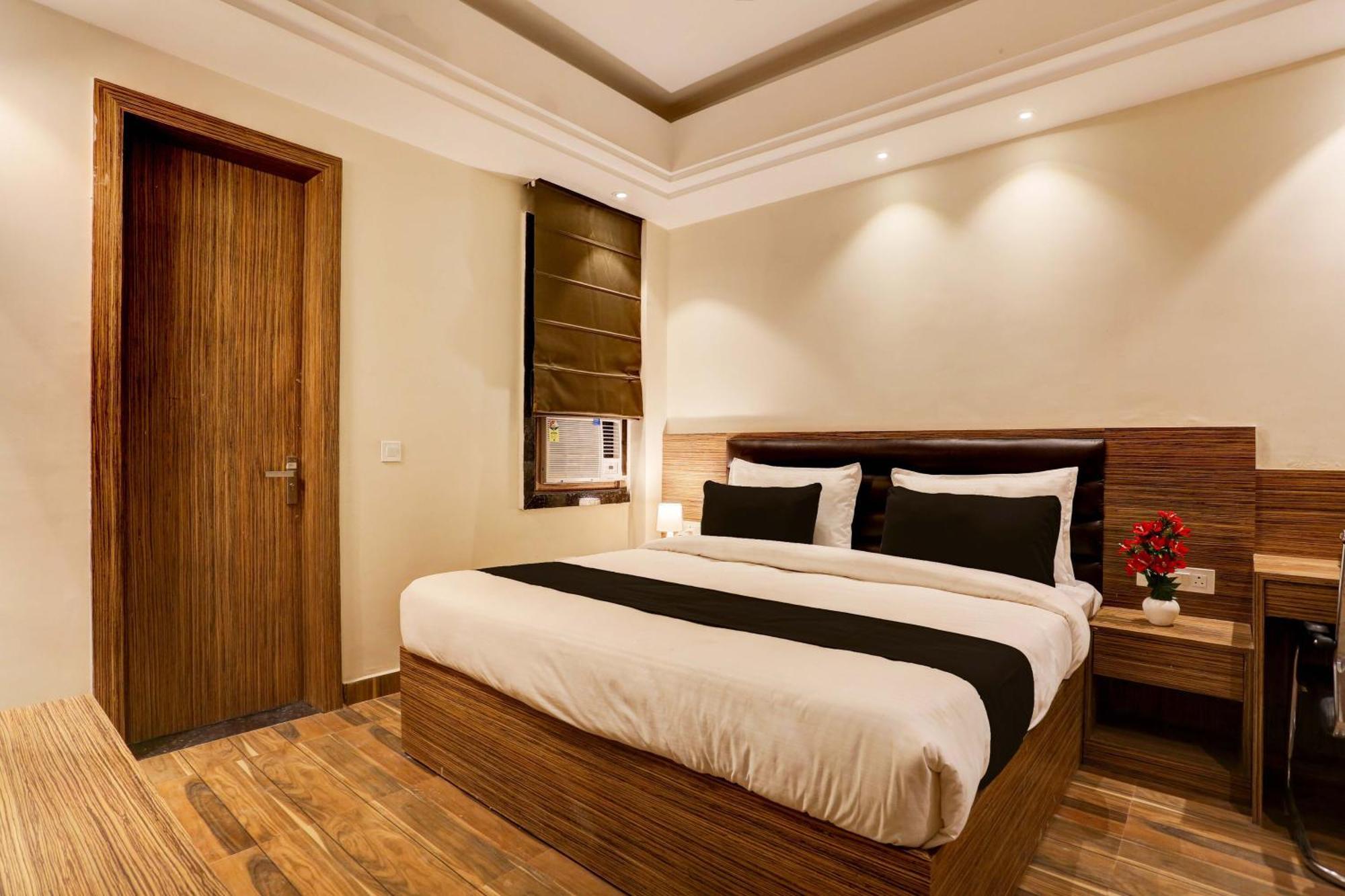 Collection O Stargaze Hotel Kanpur Exterior photo