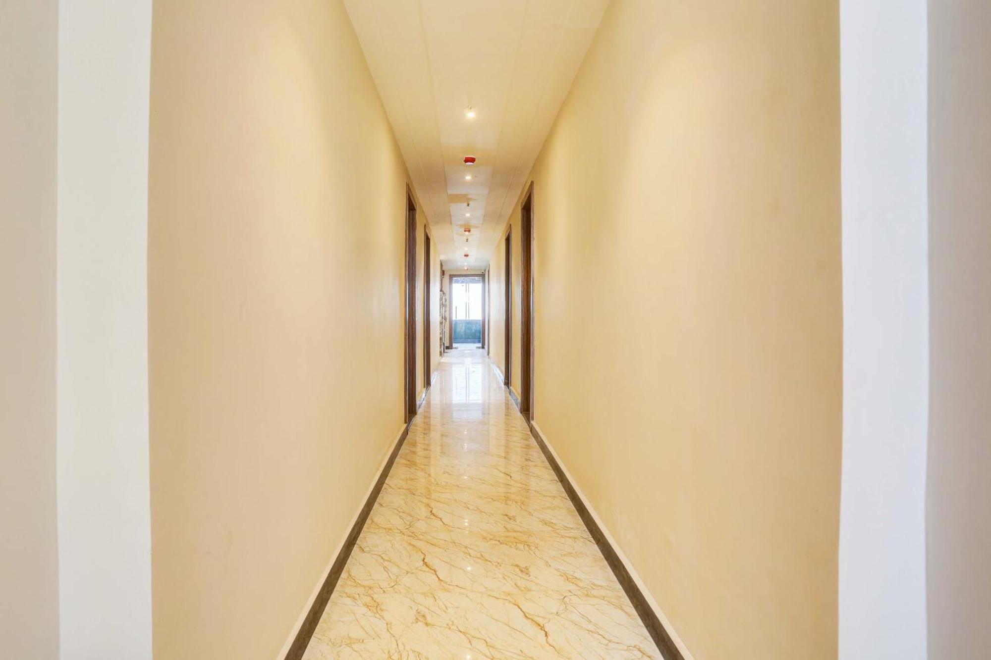 Collection O Stargaze Hotel Kanpur Exterior photo
